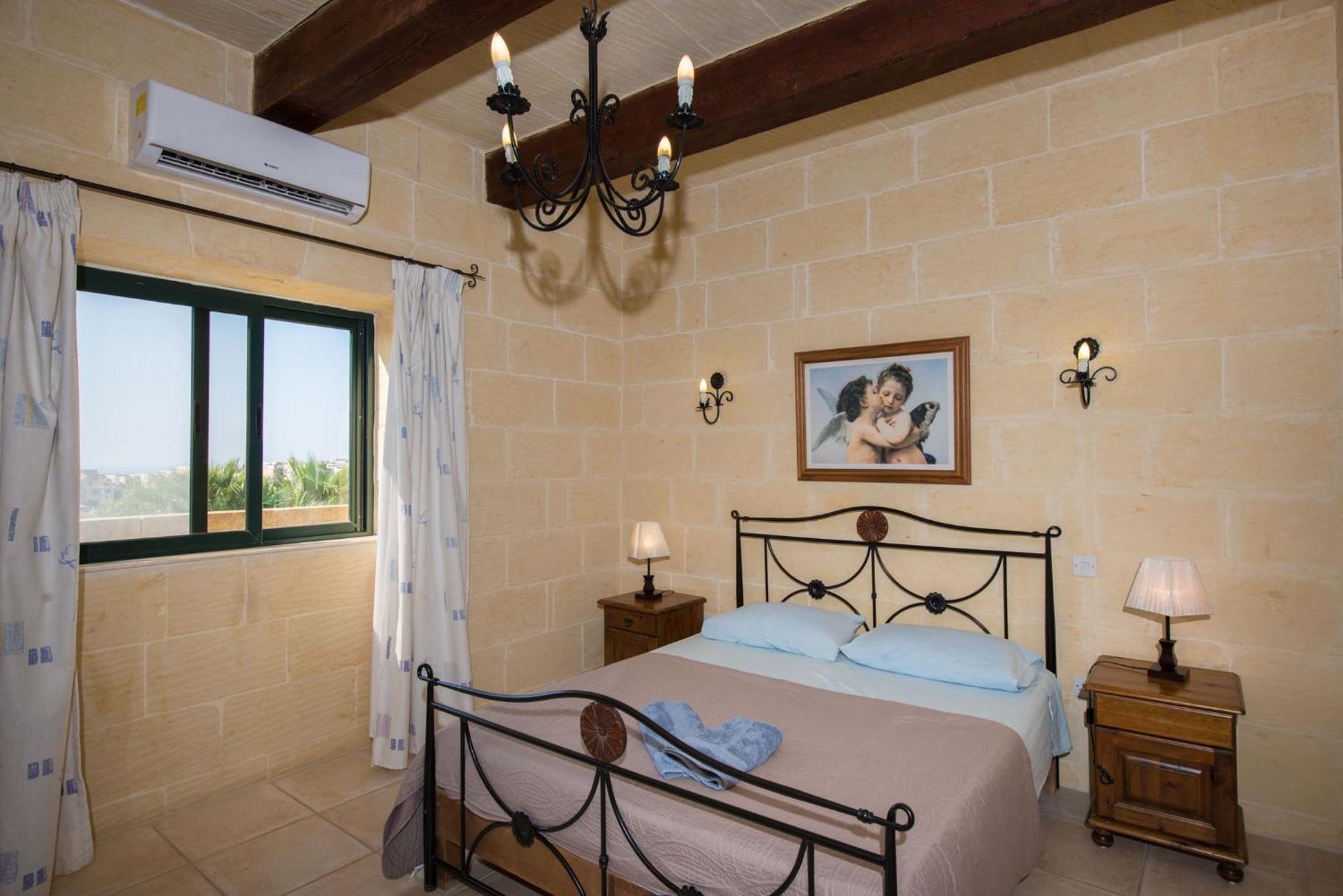 3 Bedroom With Private Pool And Views